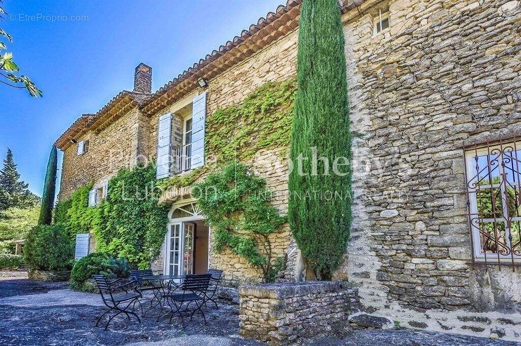 Maison à GORDES