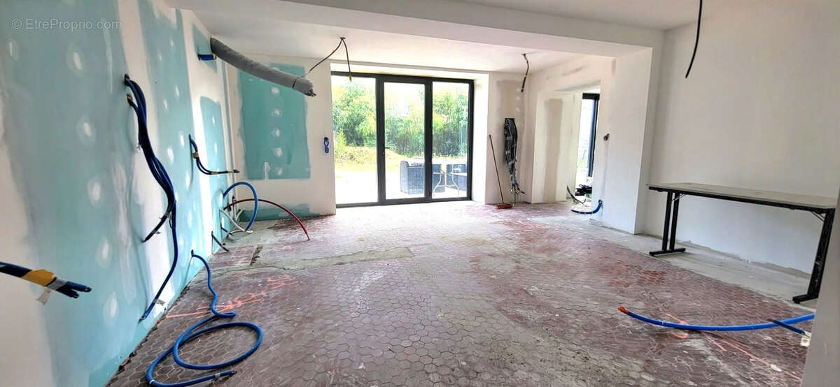 Maison à SALAISE-SUR-SANNE