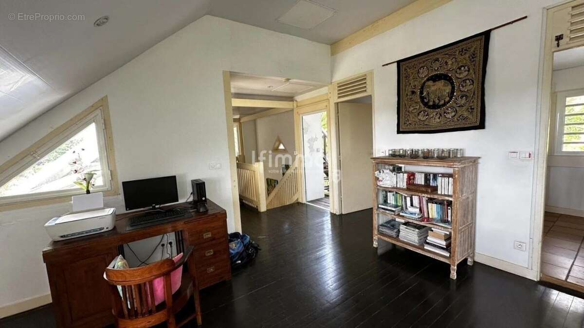 Maison à REMIRE-MONTJOLY