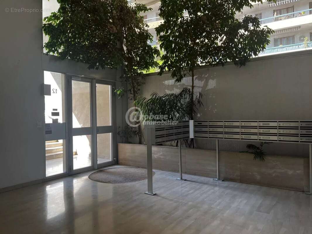 Appartement à MARSEILLE-1E