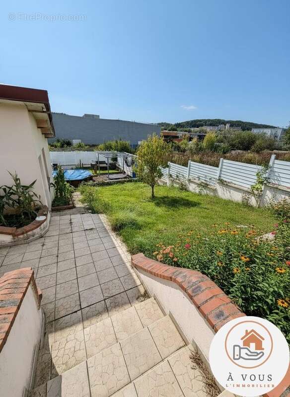 Jardin - Maison à MONTIVILLIERS