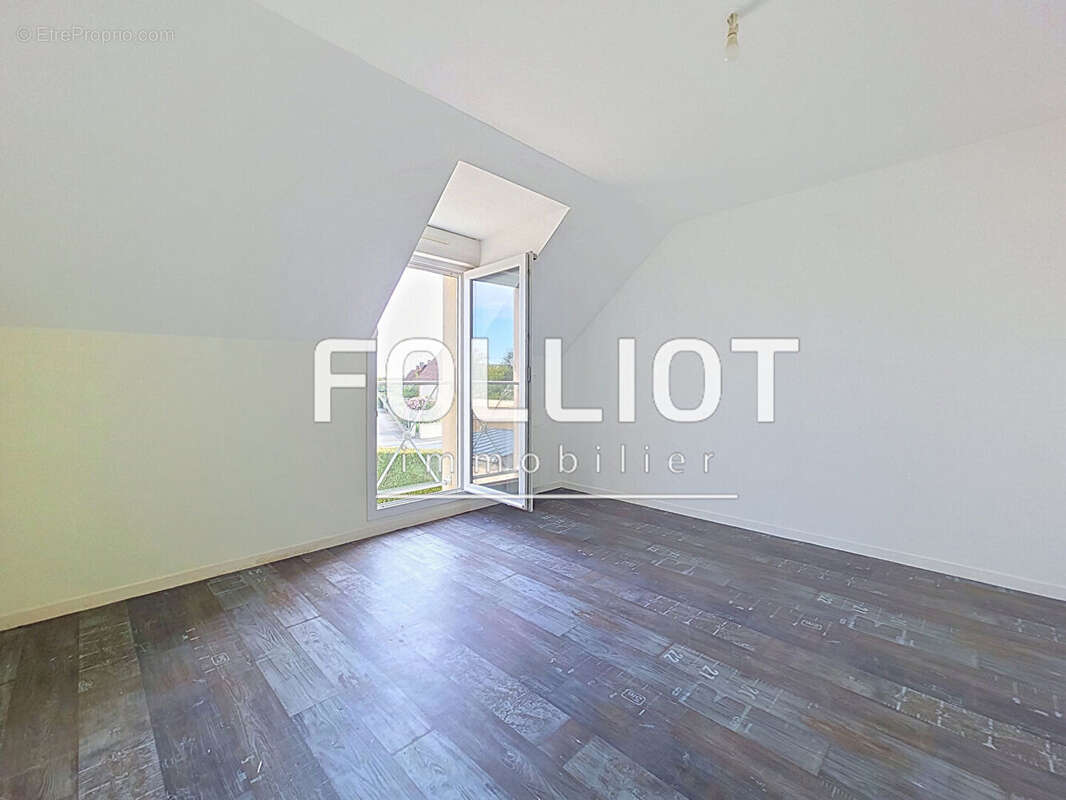 Maison 5 pièces à vendre à Bréhal - 50290 - Centre - photo 13