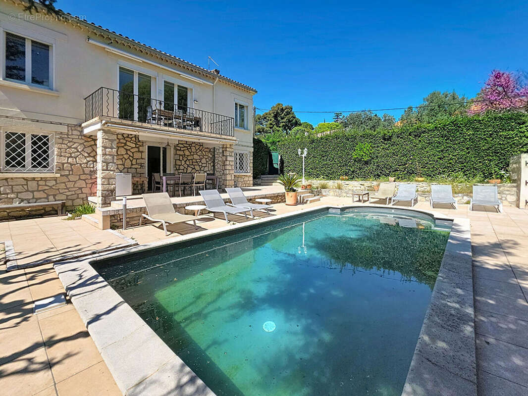 Maison à VILLENEUVE-LES-AVIGNON