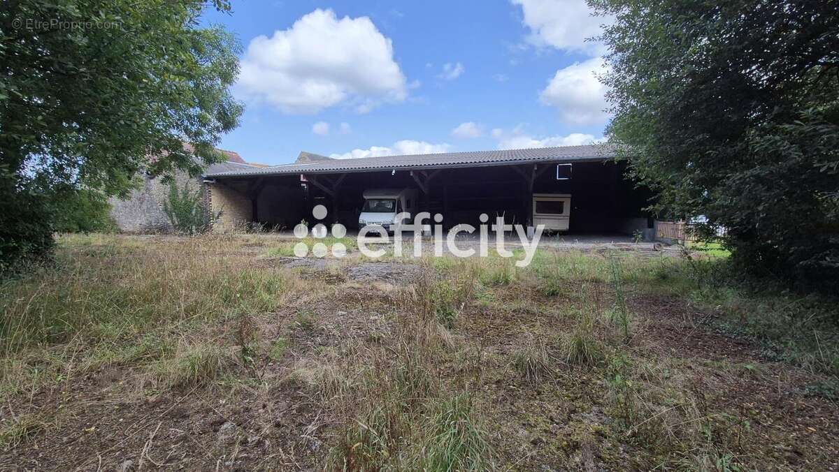 Maison à LE MOLAY-LITTRY