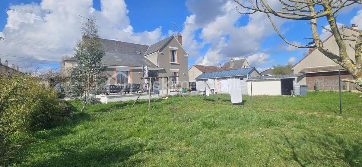  COUP DE CŒUR – Maison lumineuse entièrement rénovée avec prestations rares – 140 m² – 1066 m² de terrain - photo 6