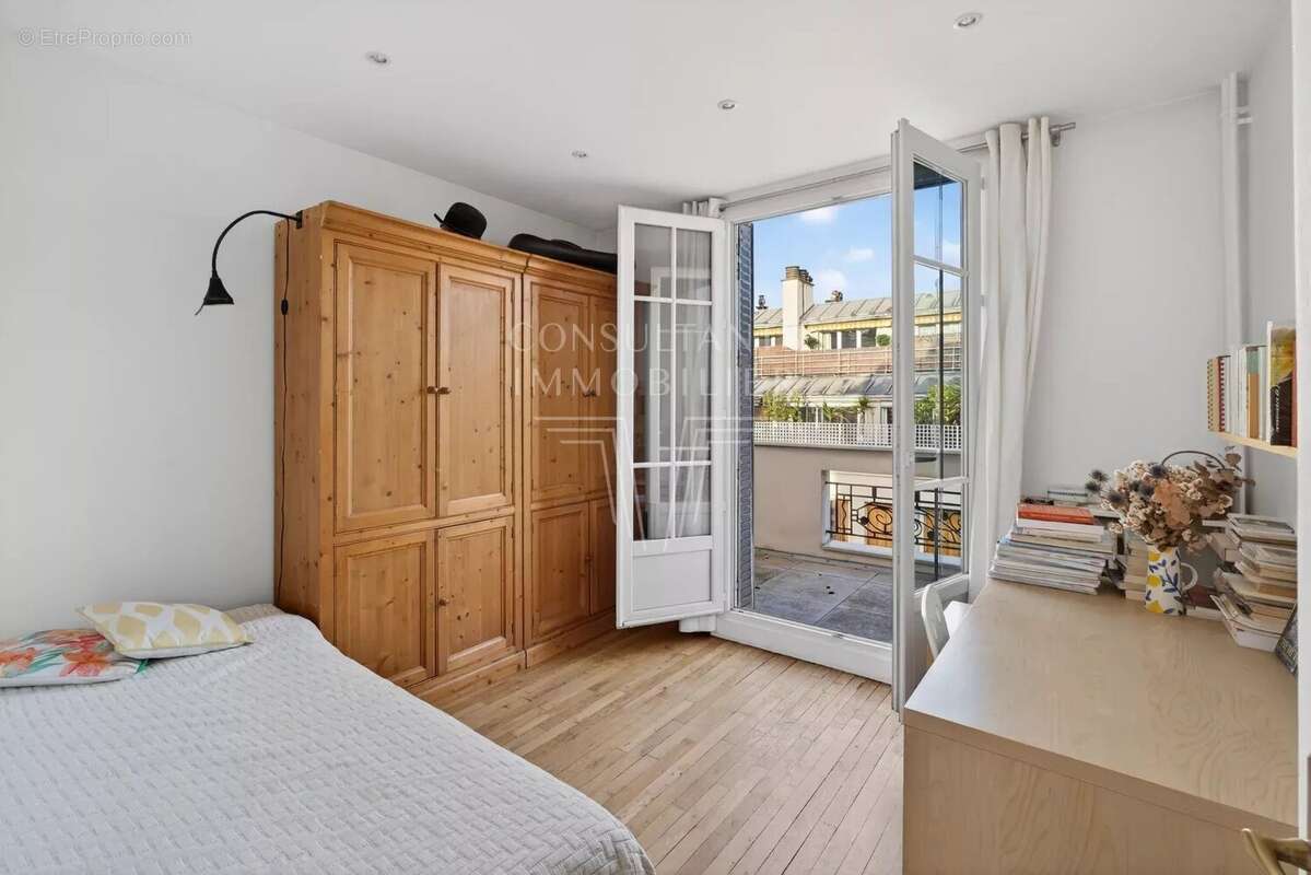 Appartement à PARIS-16E