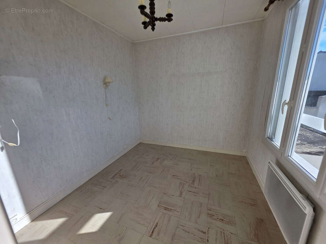 Maison à TOURNON-SAINT-MARTIN