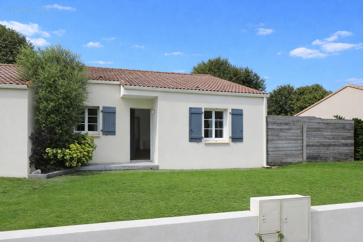 Maison à SAINTE-FLORENCE