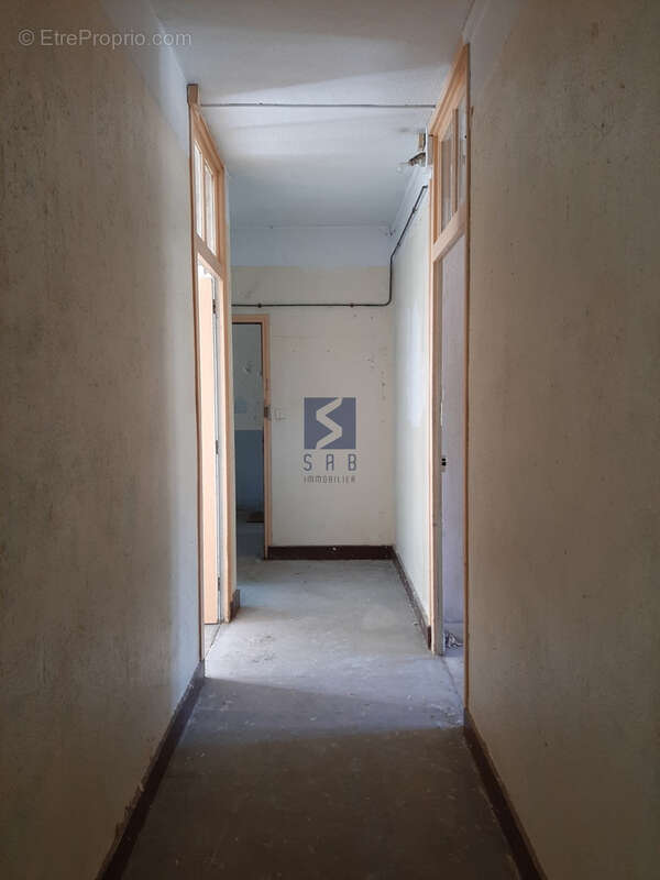 Appartement à SAINT-SAUVEUR-DE-MONTAGUT