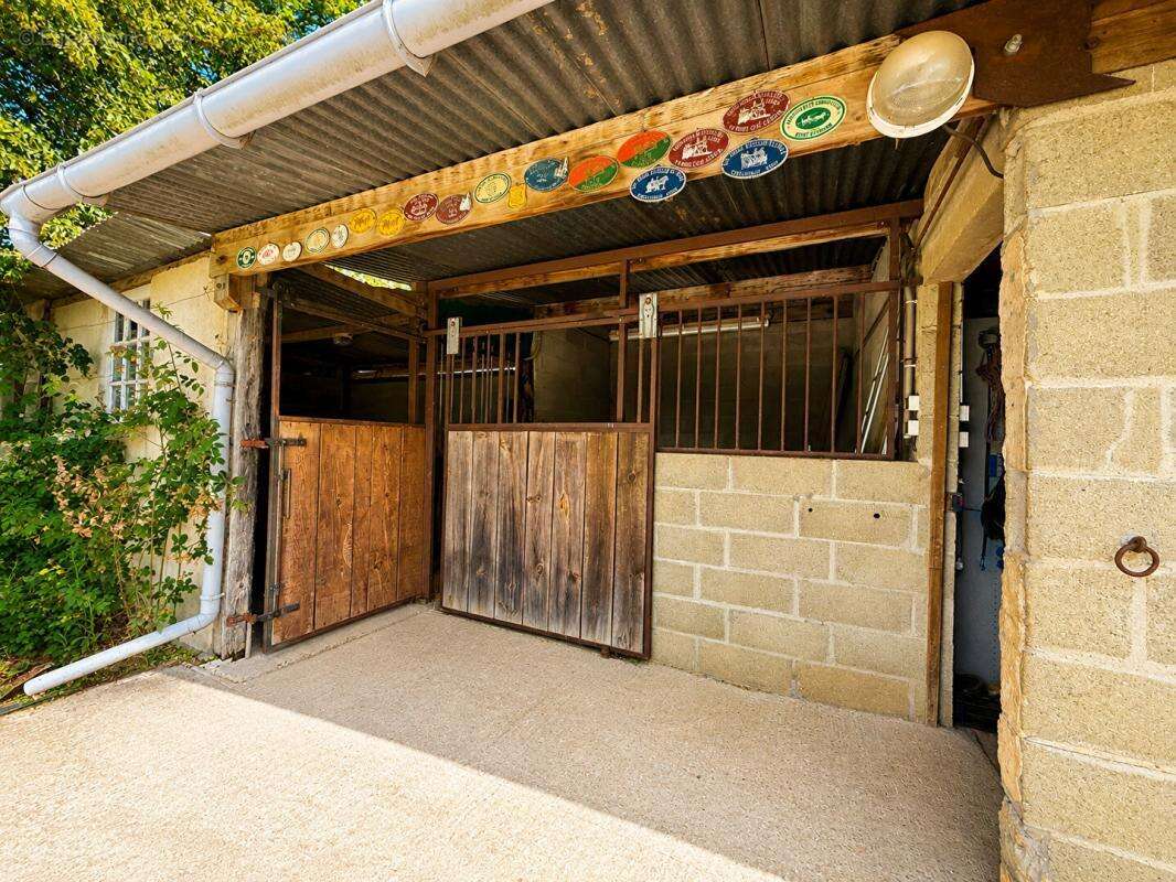 Maison rénovée sur 2 ha avec box chevaux - Secteur Mamers - photo 17