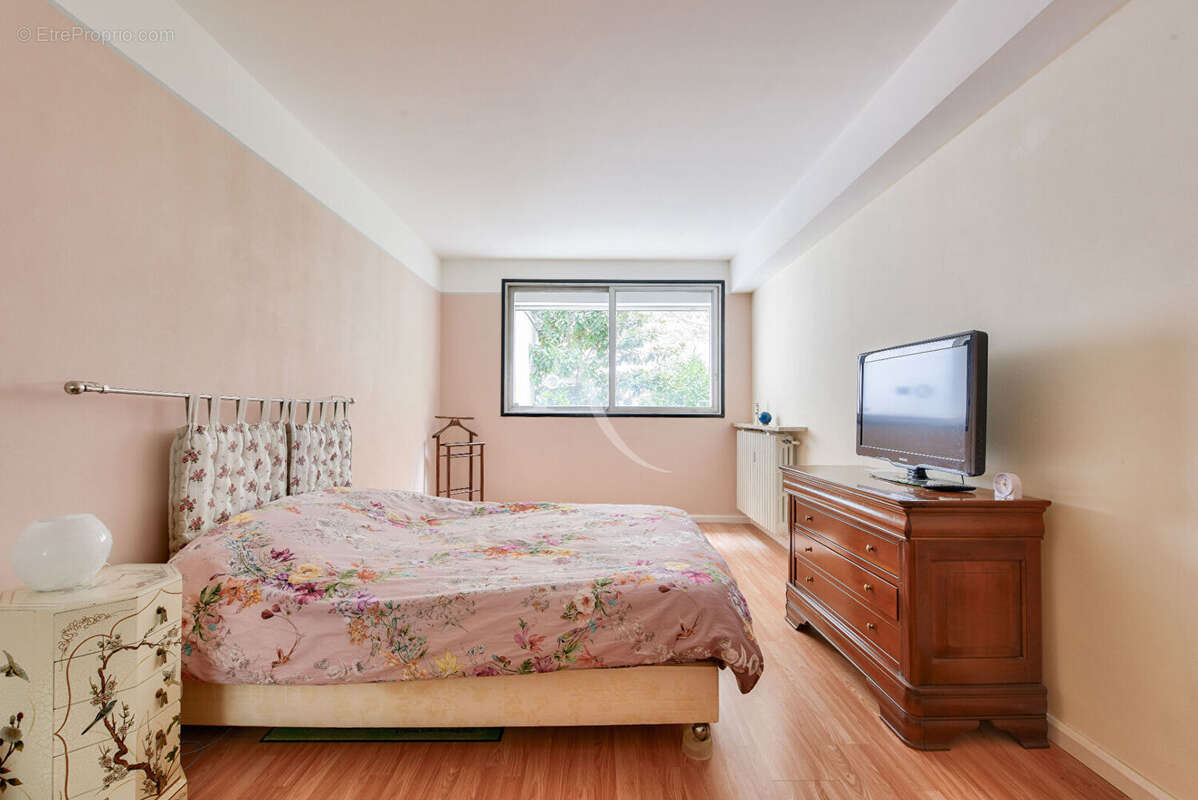 Appartement à PARIS-7E