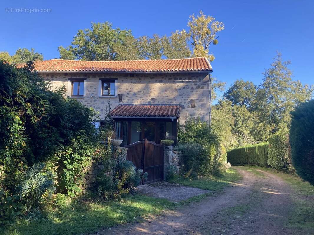 Maison à ABJAT-SUR-BANDIAT