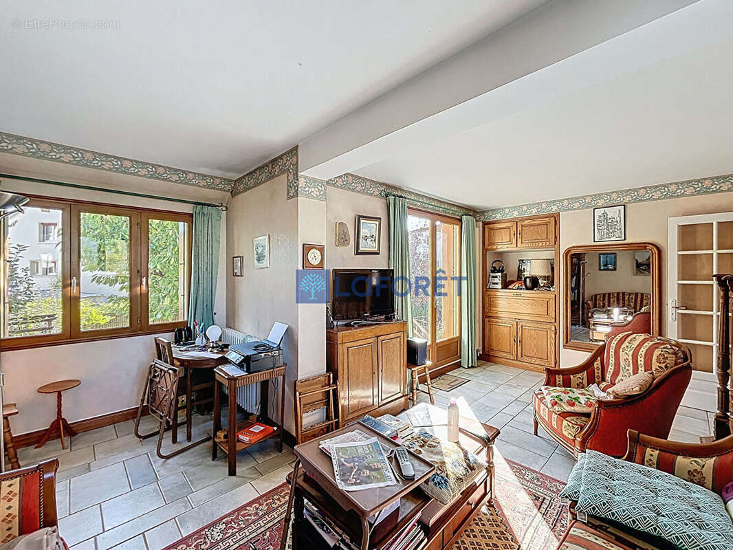 Maison à SAVIGNY-SUR-ORGE