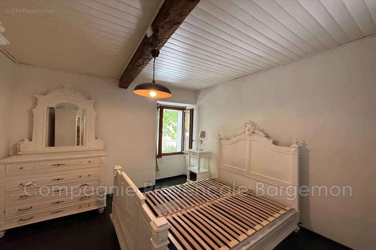 Appartement à BARGEMON