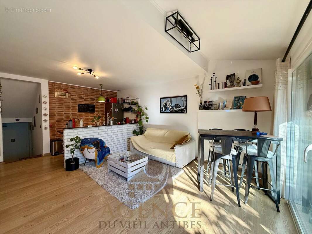 Golfe-Juan Maison Mitoyenne avec garage - photo 5