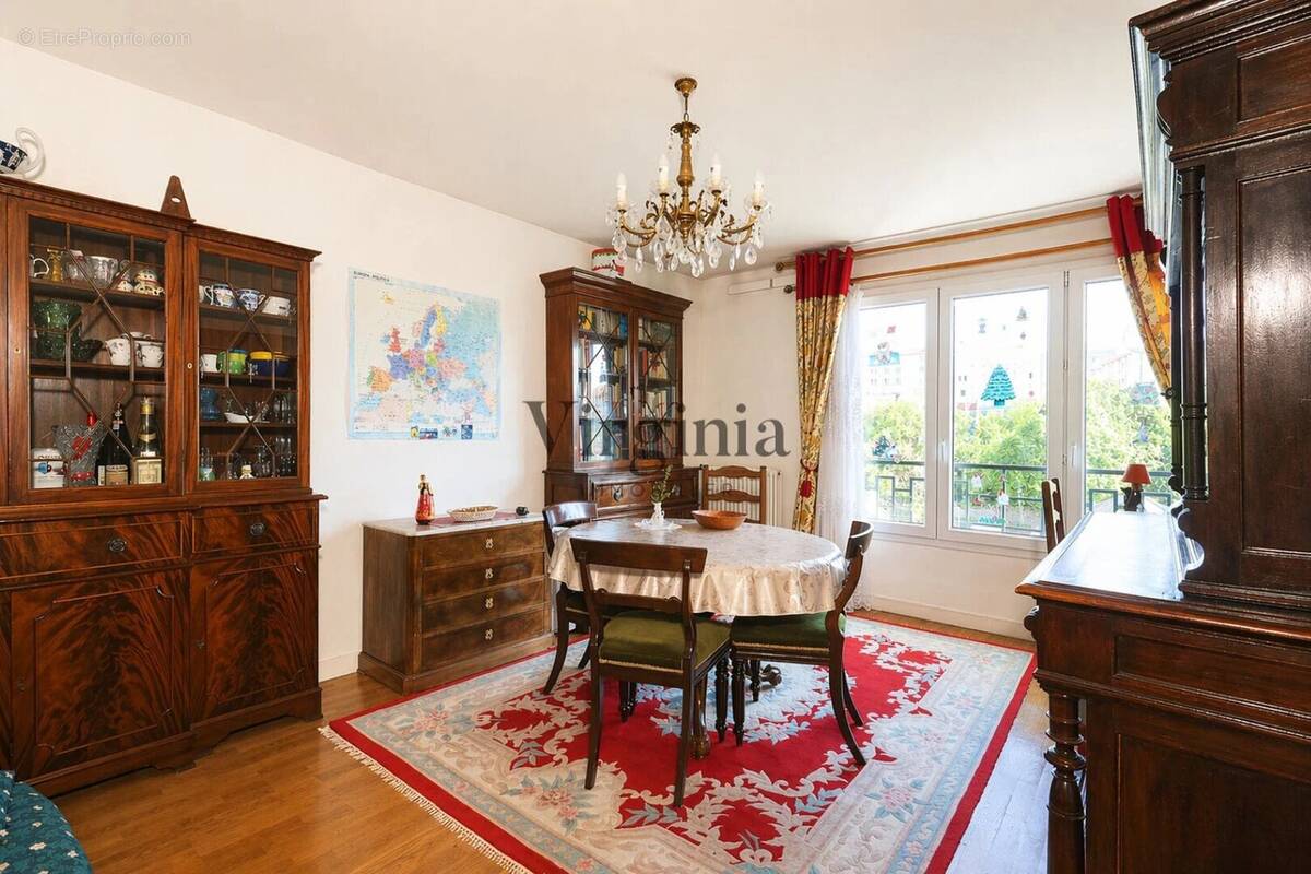 Appartement à CHARENTON-LE-PONT