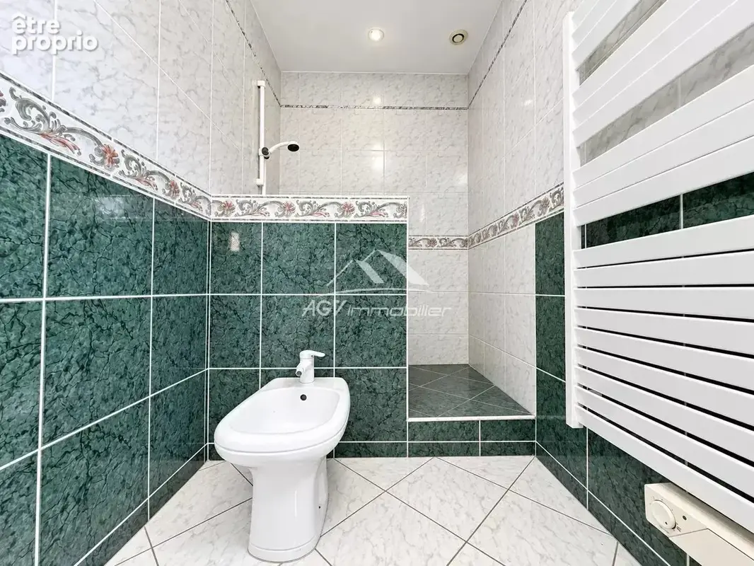 Propriété de 197 m² habitable sur environ 1600 m², vue imprénable - photo 19