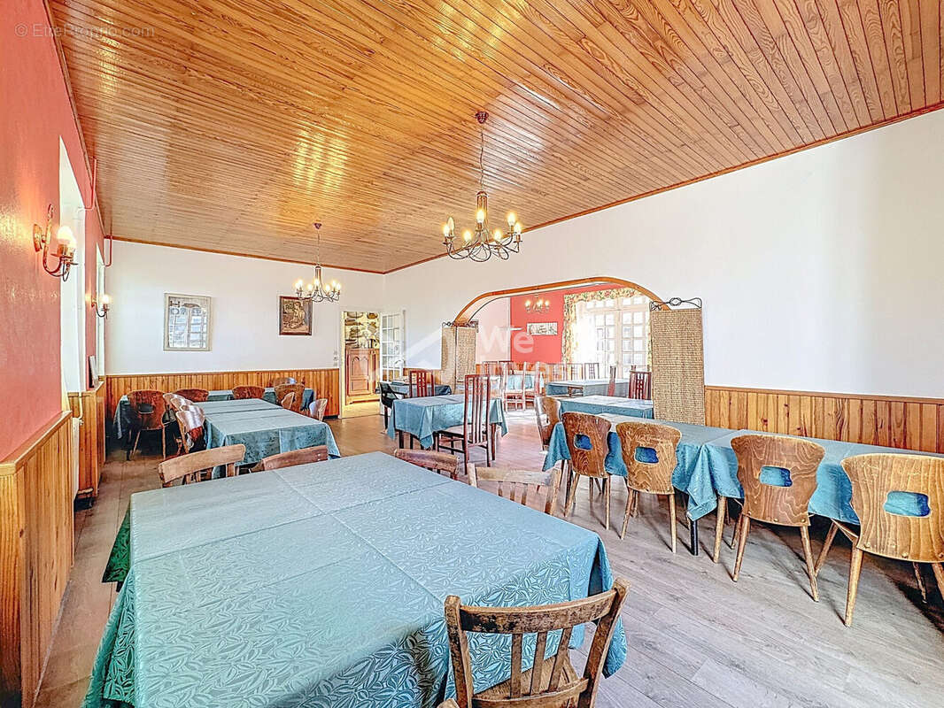 Commerce 462 m² à Saint-Sauveur-En-Rue  - photo 3