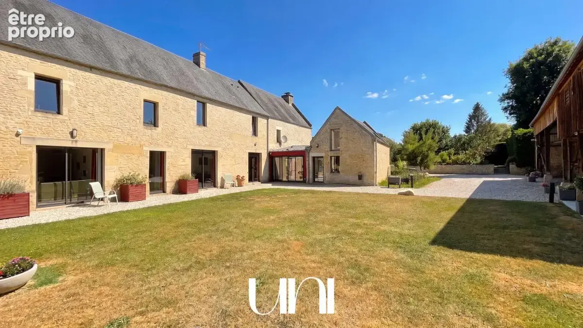 Maison 7 pièces de 264m2 avec jardin clos - Mathieu - photo 2