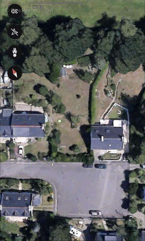 Terrain à SAINT-AVE