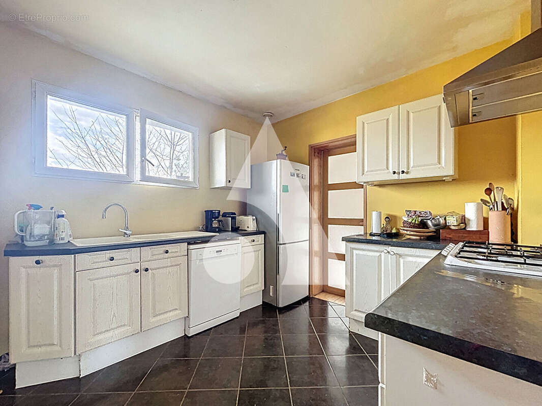 Maison à CHAMPFORGEUIL