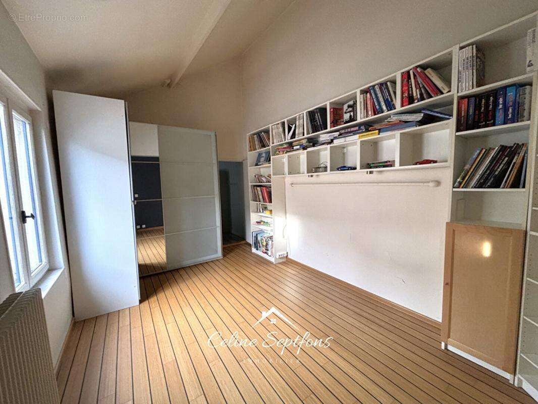 Maison à LINAS