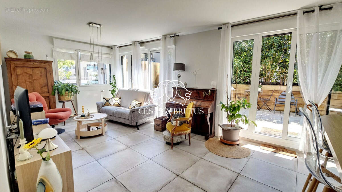 Appartement à TASSIN-LA-DEMI-LUNE
