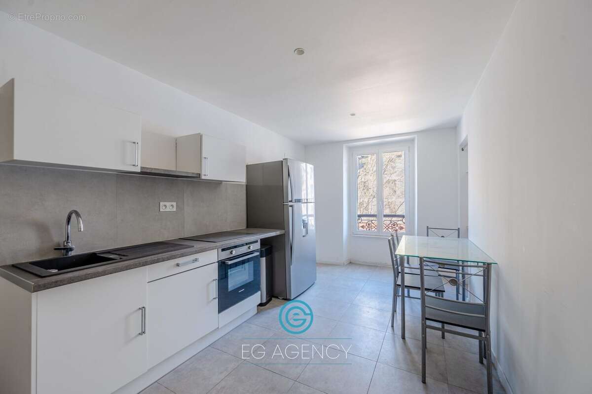 Appartement à MARSEILLE-2E