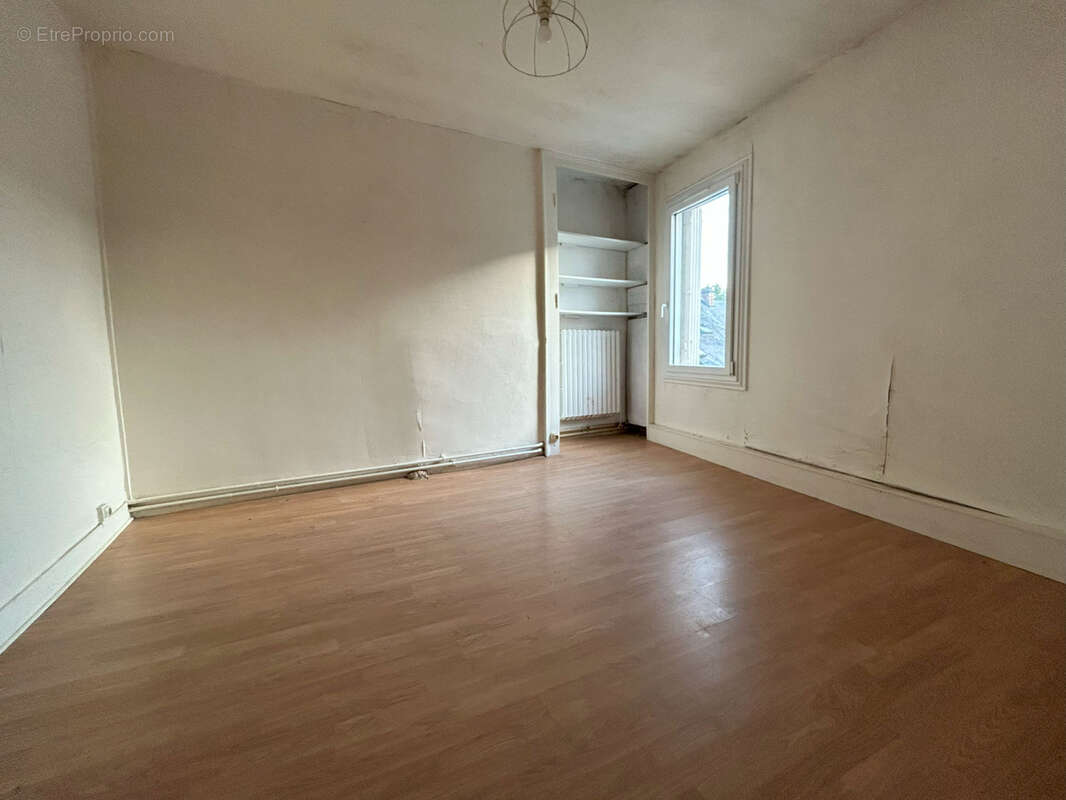 Maison à SARGE-LES-LE-MANS