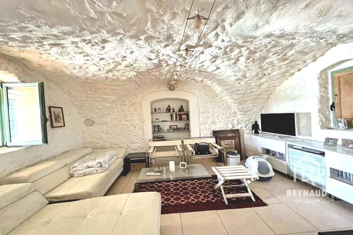Maison 400 m² à Clermont-L'herault  - photo 2