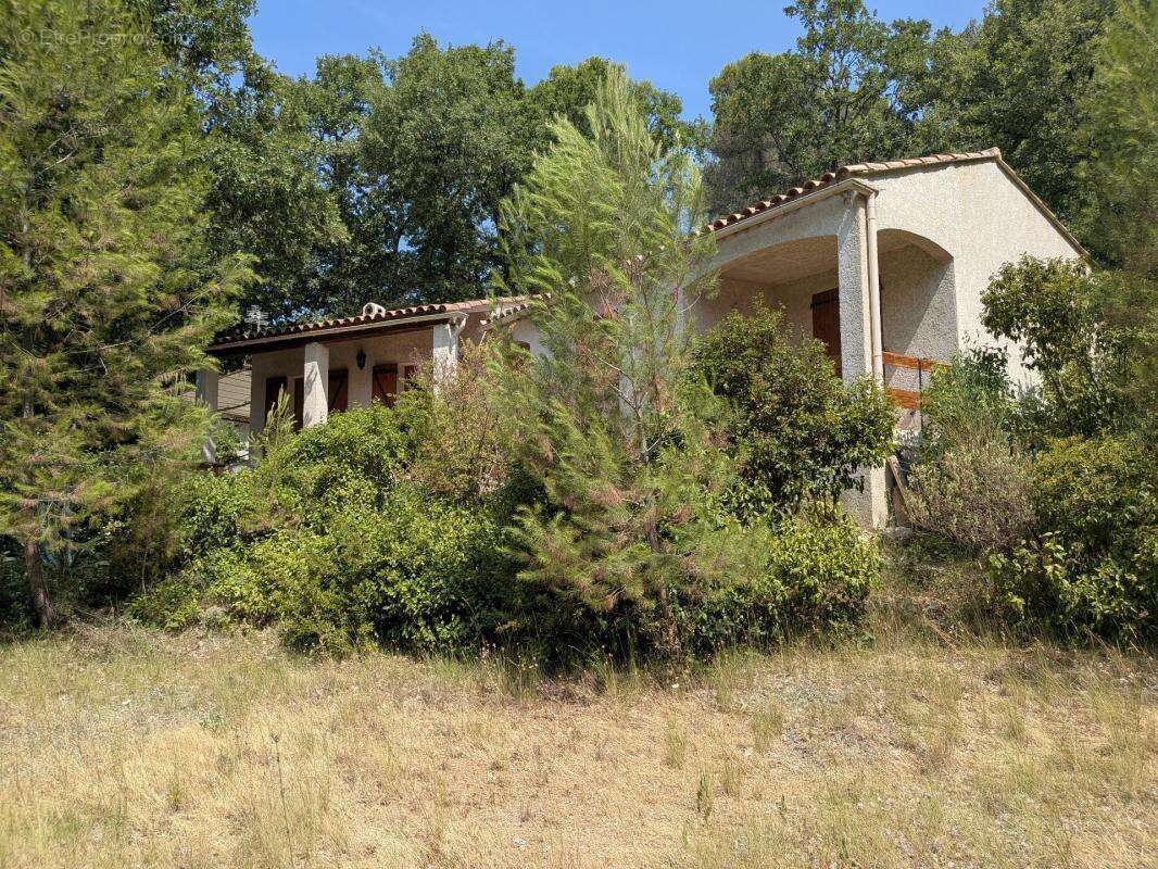 Maison de 90m2 sur jardin de 2020m2 à BESSE SUR ISSOLE (83) - photo 14