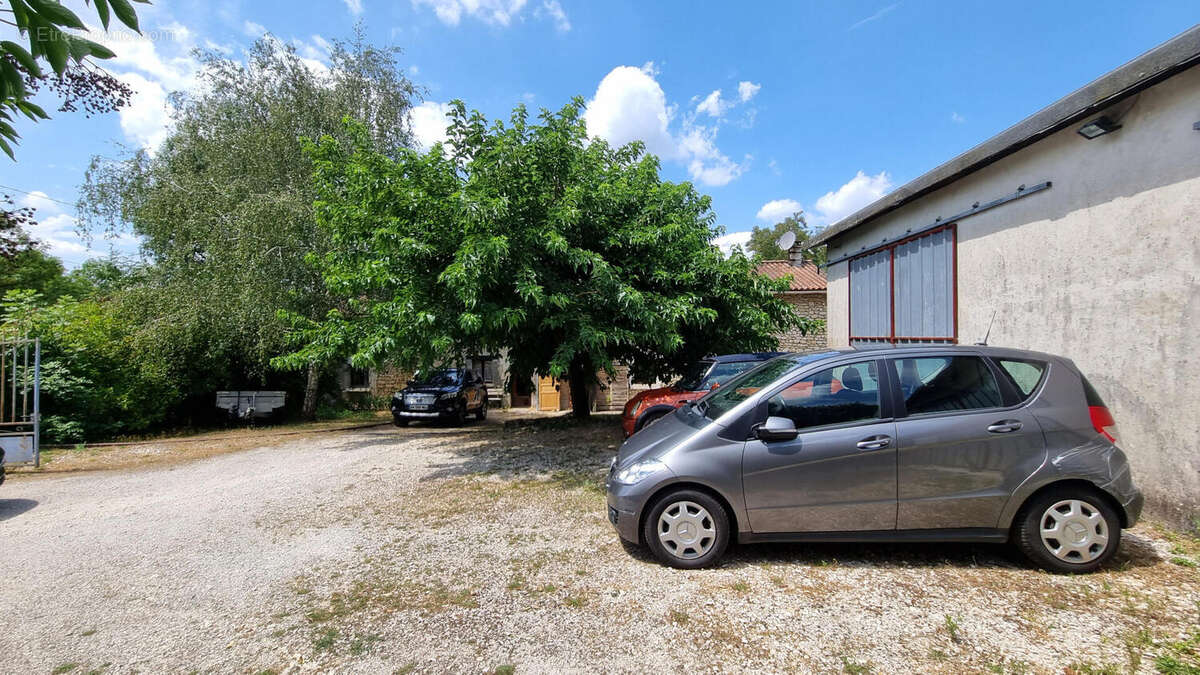 Maison 200 m² à Mareuil  - photo 18