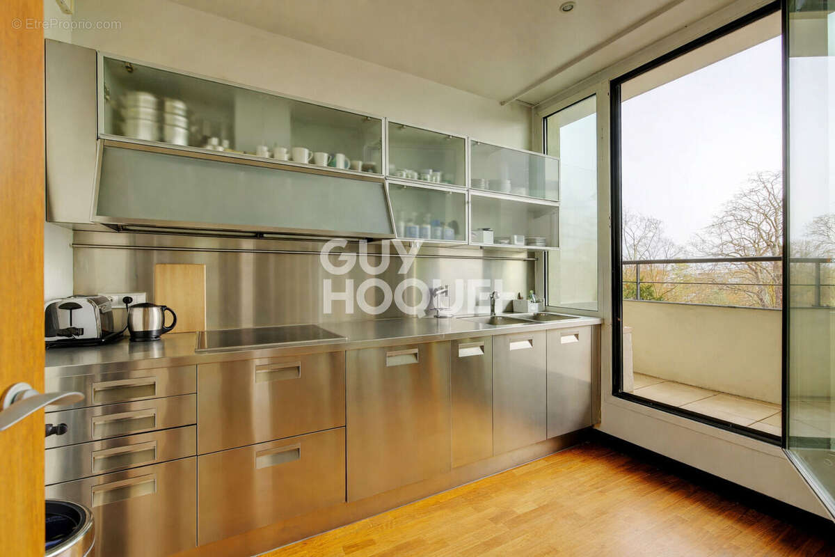 Appartement à COURBEVOIE