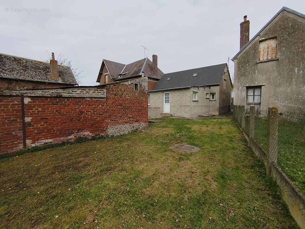 Maison à LA FERTE-CHEVRESIS