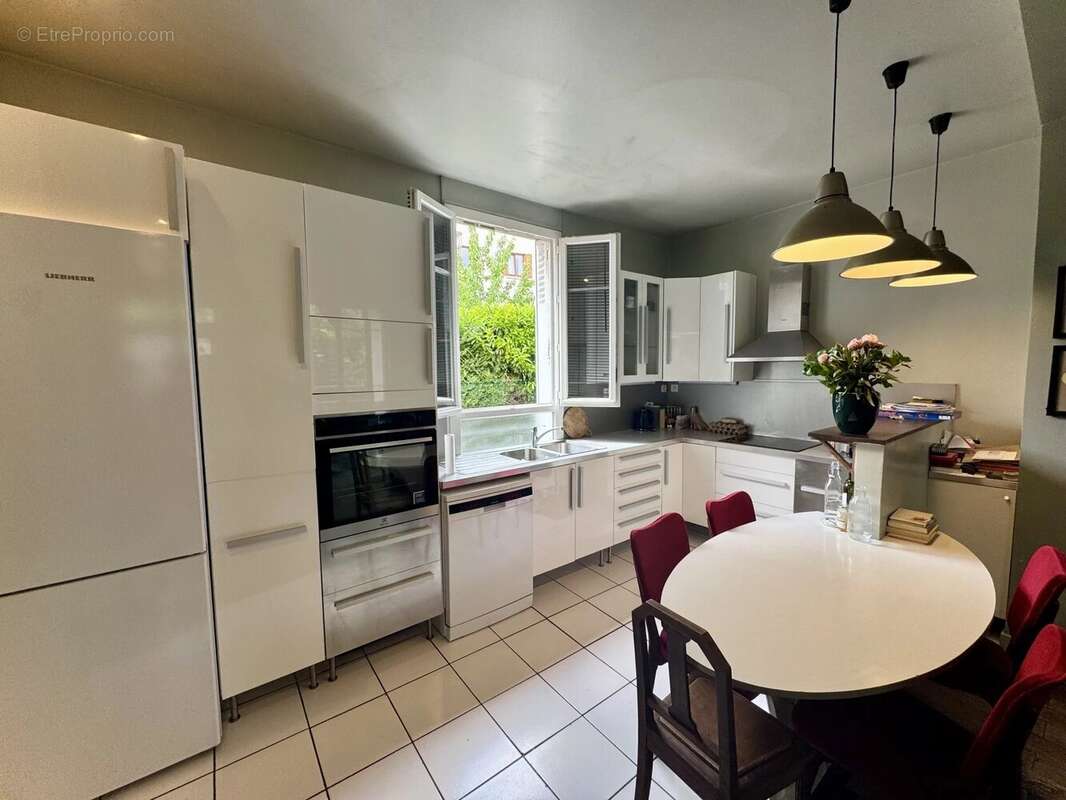 Appartement à SURESNES