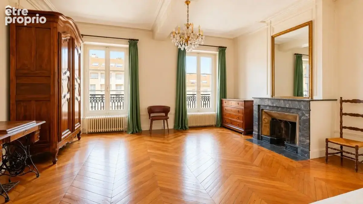Saint-Just – Grand appartement familial de 193 m² à rénover - photo 6