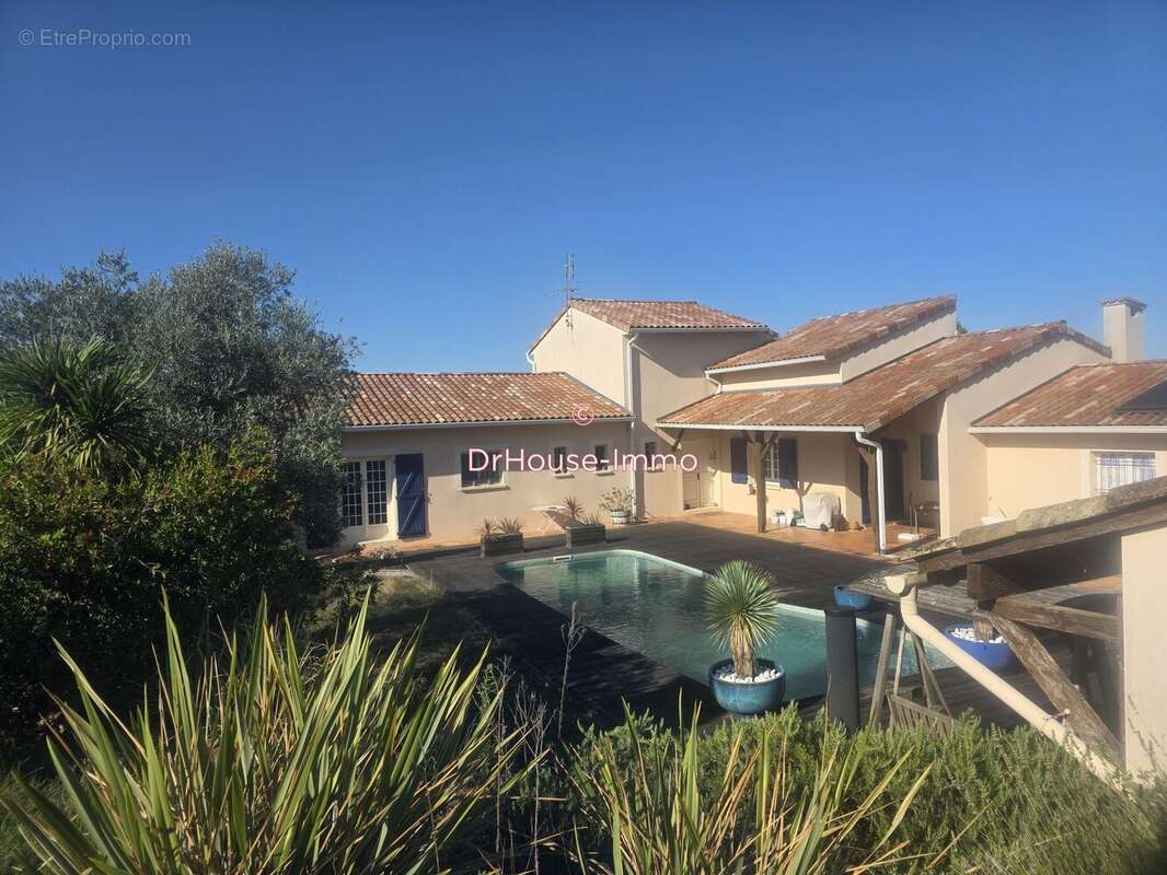 Maison 266 m² à Graulhet  - photo 32