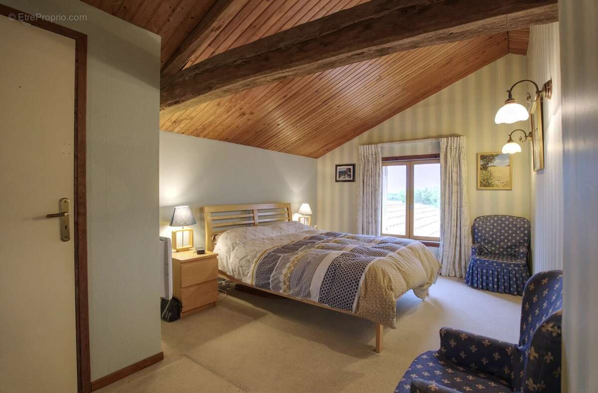 Maison à MAIRE-LEVESCAULT