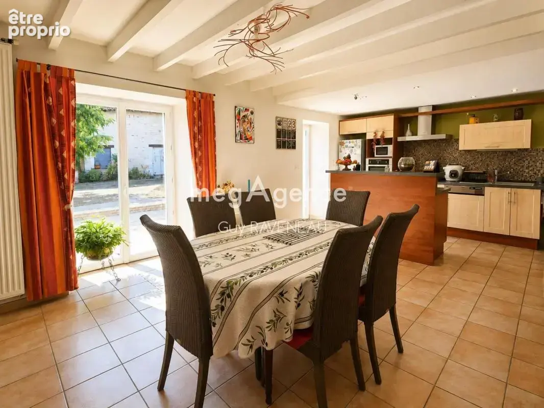 Aux portes de Loudun – Élégante longère de caractère, entièrement rénovée, avec dépendances, verger et potentiel de gîte - photo 5
