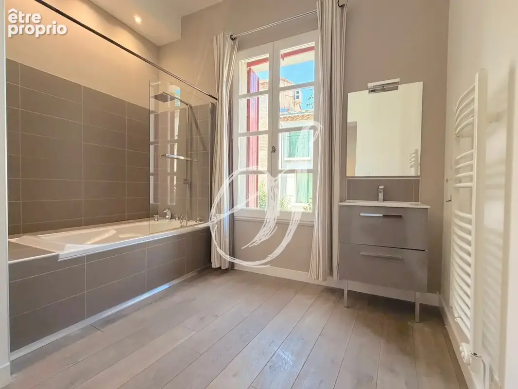 Appartement bourgeois avec terrasse & garage au coeur de Pignan - photo 9