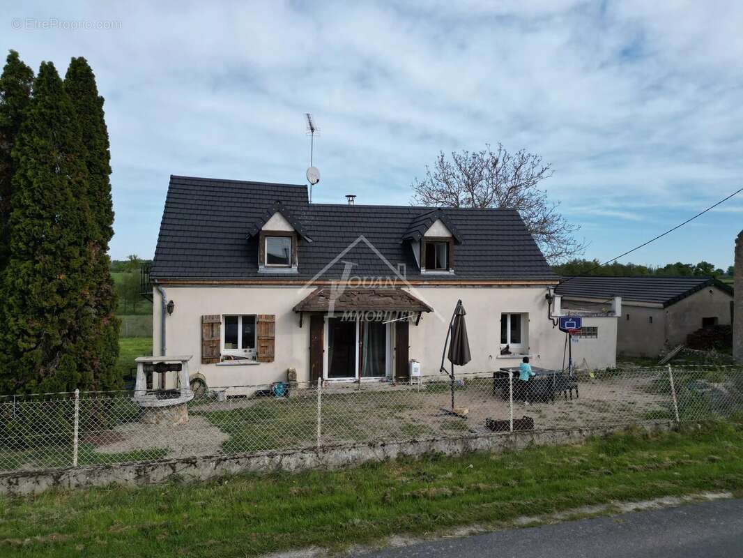 Maison à SAINT-POURCAIN-SUR-BESBRE