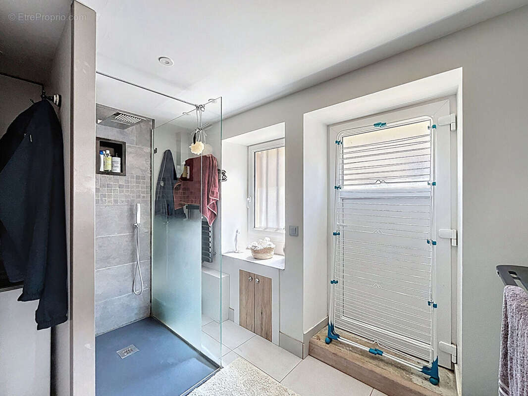 Maison à FRAIGNOT-ET-VESVROTTE