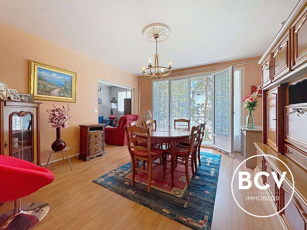 Appartement à LUCE