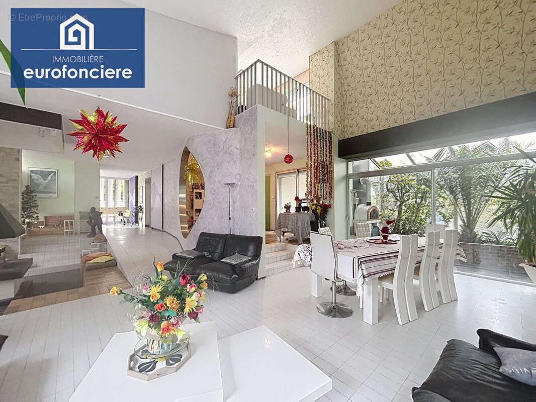 Maison à SAINT-HILAIRE-SOUS-ROMILLY