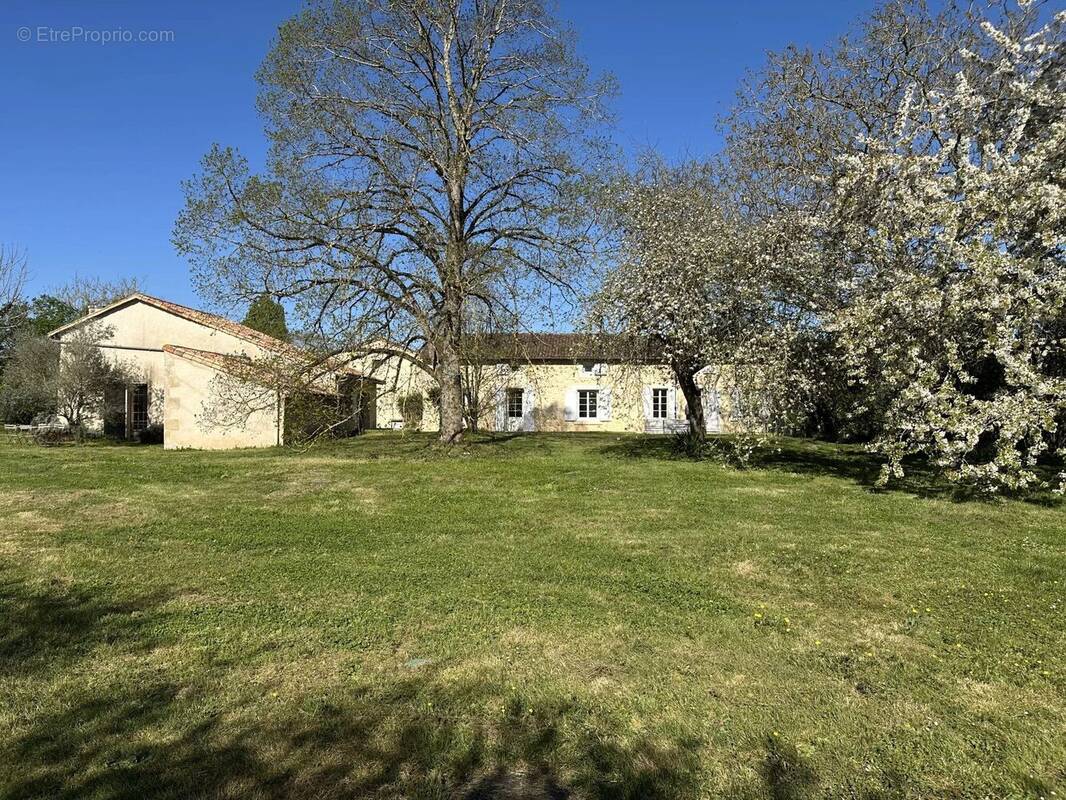 Maison à LA CHAPELLE-MOULIERE