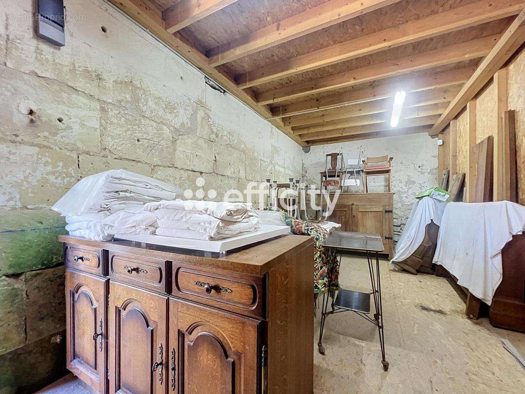 Maison 107 m² à Restigne  - photo 16
