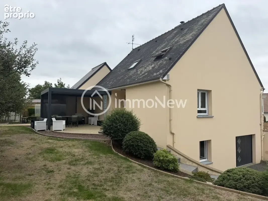 Beau pavillon vie plain pied 142 m2 sur terrain 1200 m2 au calme avec vue et a 500 m des commerces - photo 1