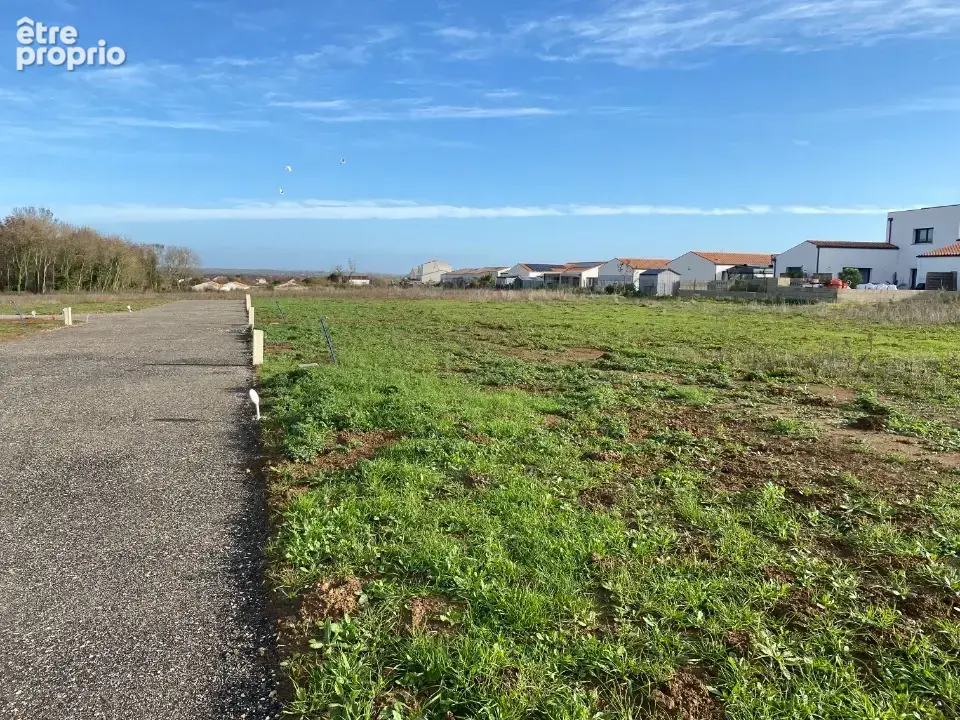 Terrain 353 m² à Port-Des-Barques  - photo 3