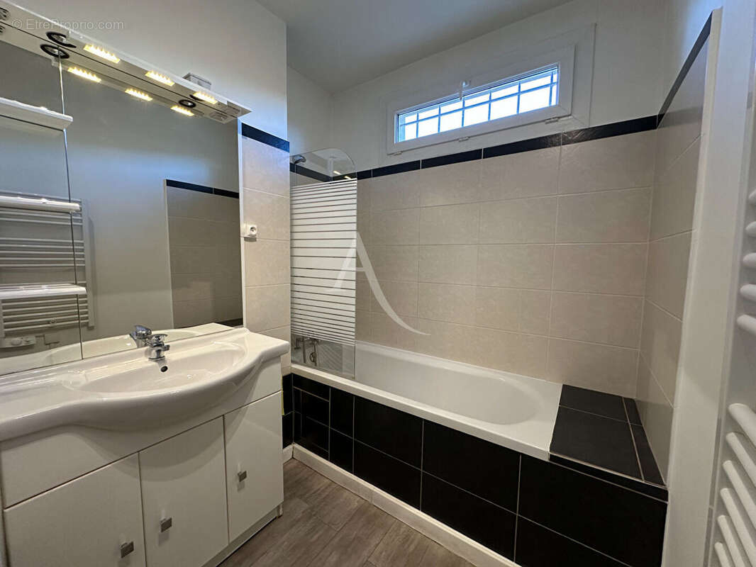 Appartement à VINON-SUR-VERDON