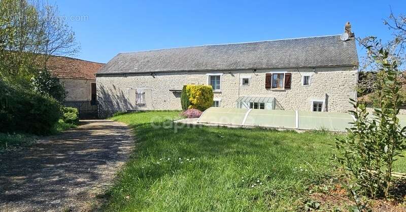 Maison à VILLENEUVE-SUR-AUVERS